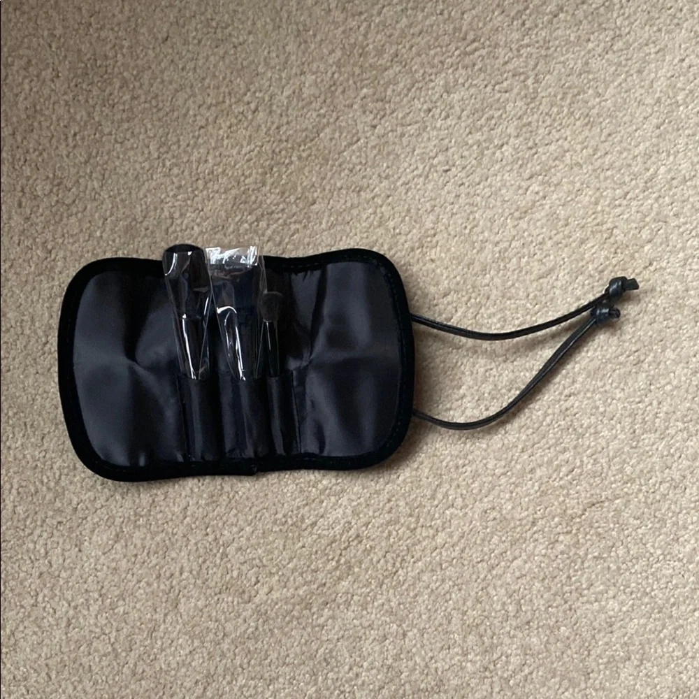 It Cosmetics Black Makeup Brush Roll